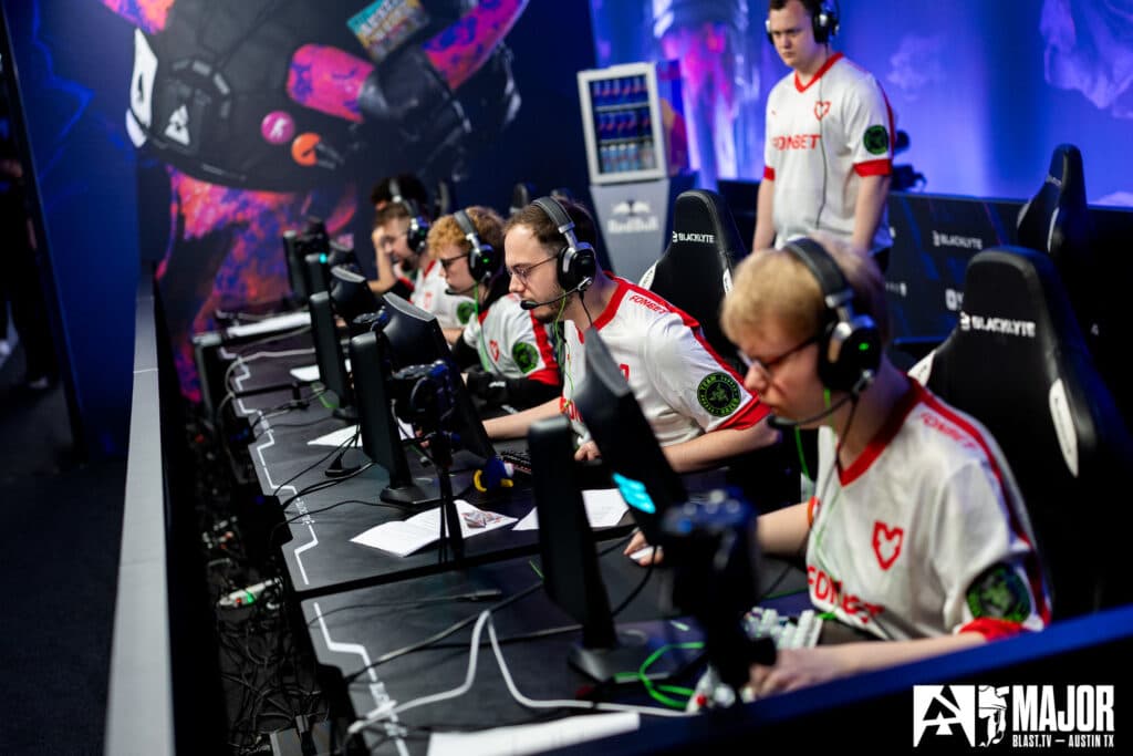 MOUZ at the CS2 Austin Major (photo by BLAST | Michal Konkol)