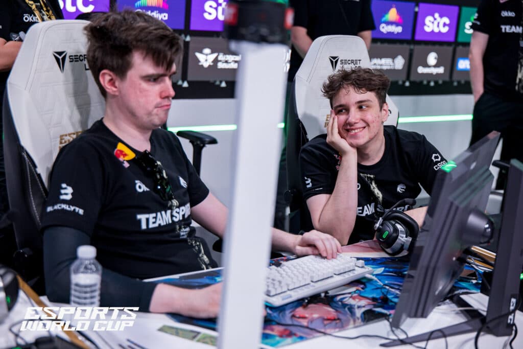 Team Spirit being one of the favourites at the EWC (Image via Wojciech Wandzel)