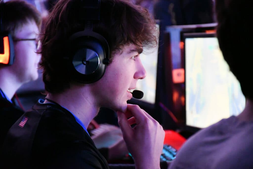 Student Competitor in CECC via CECC