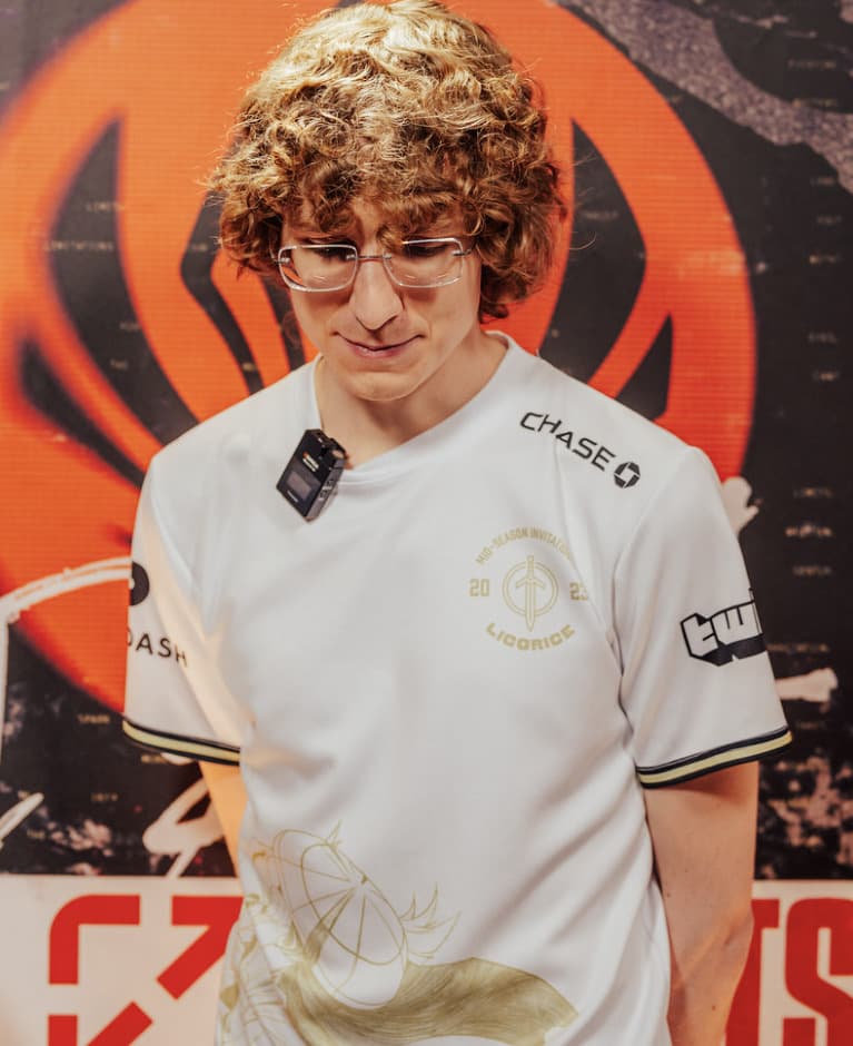 Licorice at an interview (Image via Colin Young-Wolff and Riot Games)